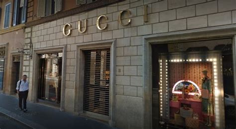 furto negozio gucci|Furto da Valentino a Roma, i ladri ripresi dalle .